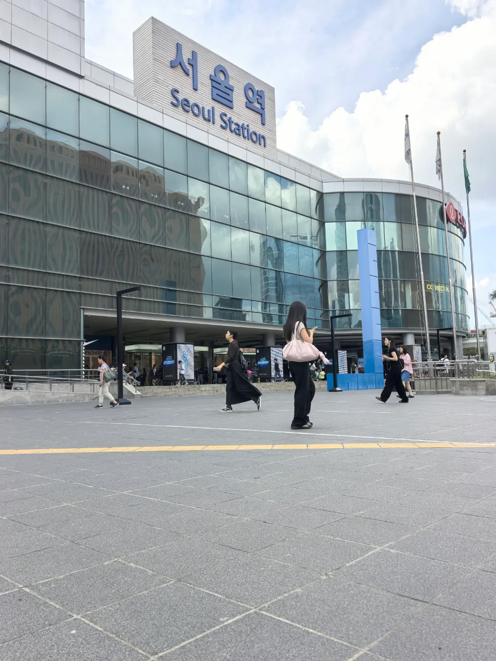 Beata Ceramics Eco straatsteen gespecificeerd voor openbaar project Seoul Station